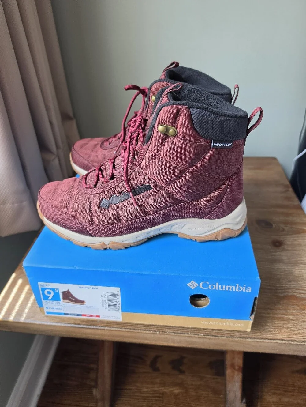 Columbia Men's 9.5 Firecamp Waterproof Winter Boot - Burgundy